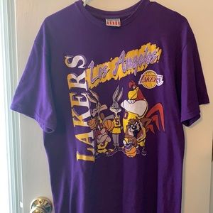 Junk Food Looney Toons Lakers shirt